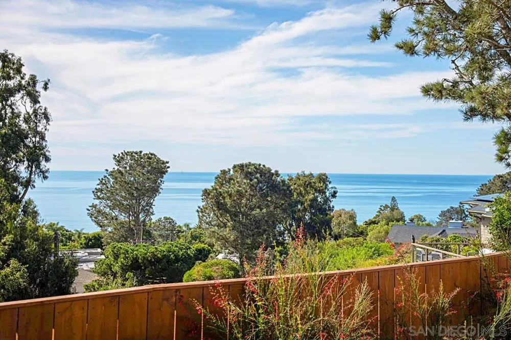 573 Amphitheatre Dr Del Mar, CA 92014