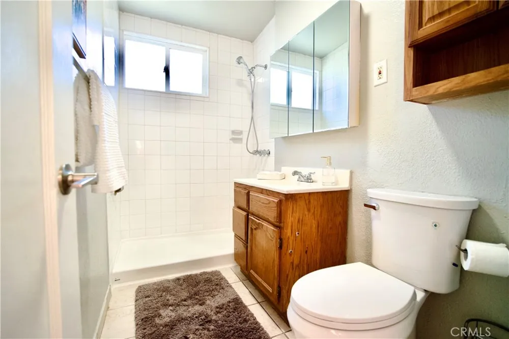 13425 Downey Ave Paramount, CA 90723