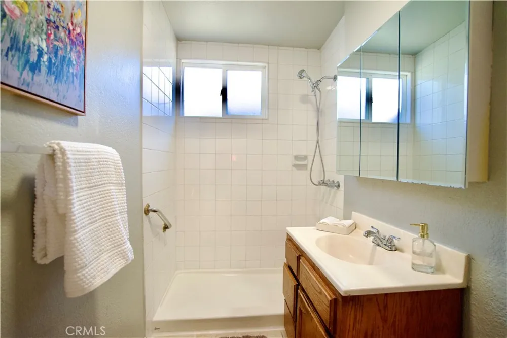 13425 Downey Ave Paramount, CA 90723