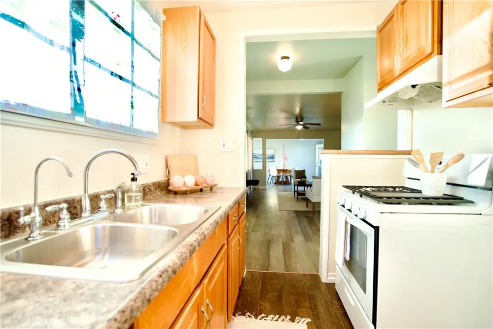 13425 Downey Ave Paramount, CA 90723