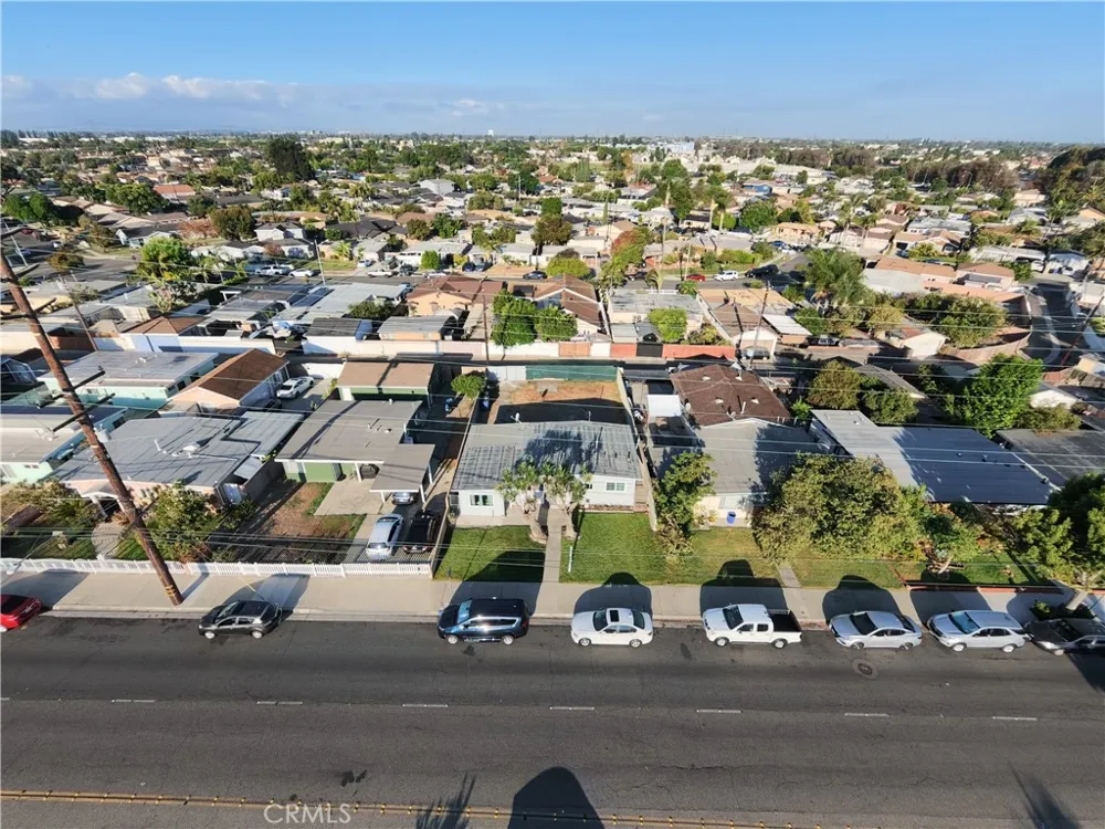 13425 Downey Ave Paramount, CA 90723