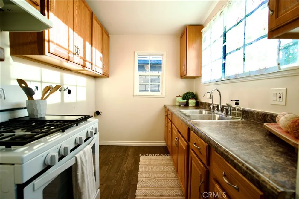 13425 Downey Ave Paramount, CA 90723