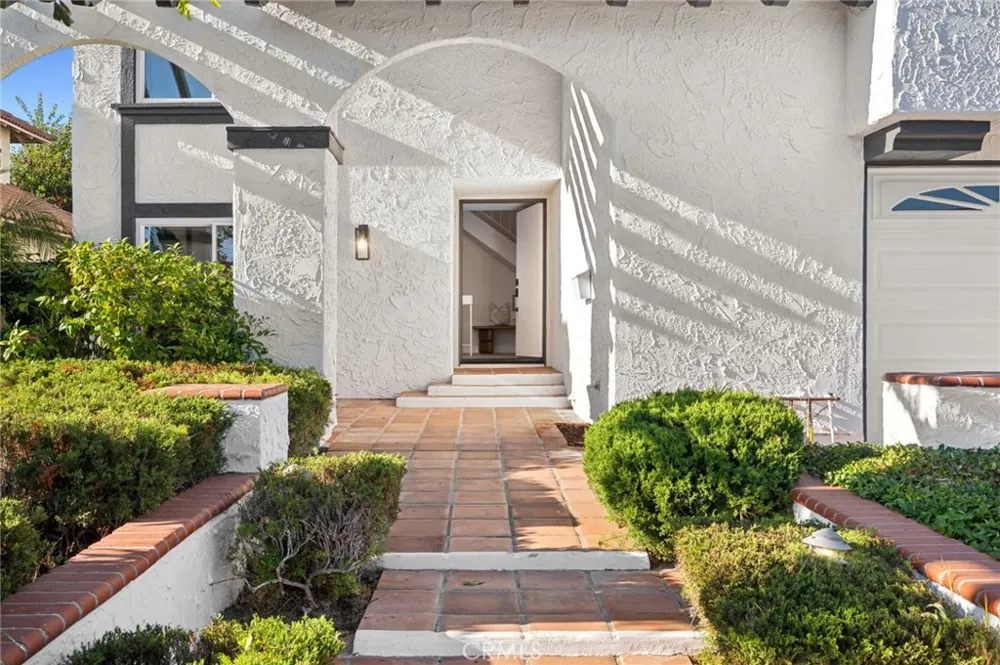 8715 Rogue River Avenue Fountain Valley, CA 92708