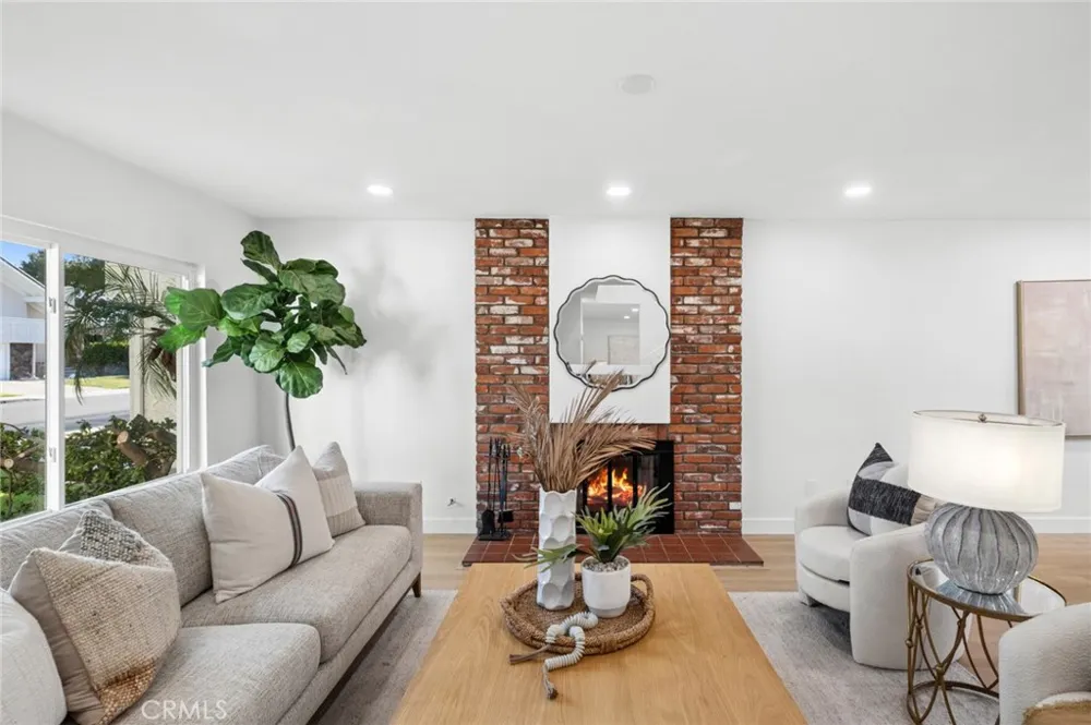 8715 Rogue River Avenue Fountain Valley, CA 92708
