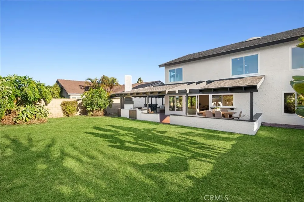 8715 Rogue River Avenue Fountain Valley, CA 92708
