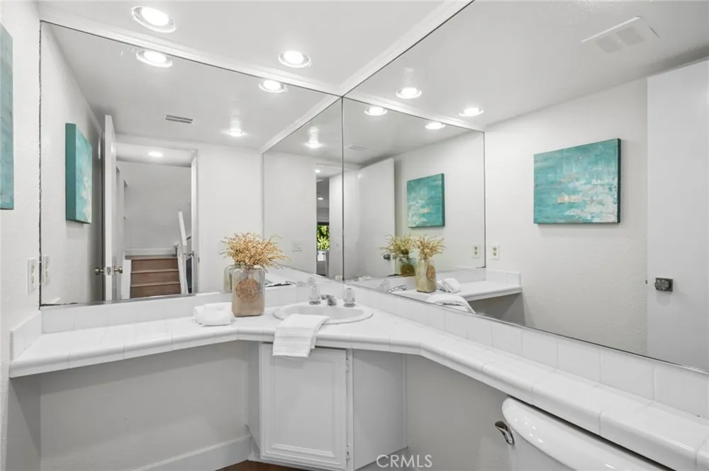 8715 Rogue River Avenue Fountain Valley, CA 92708