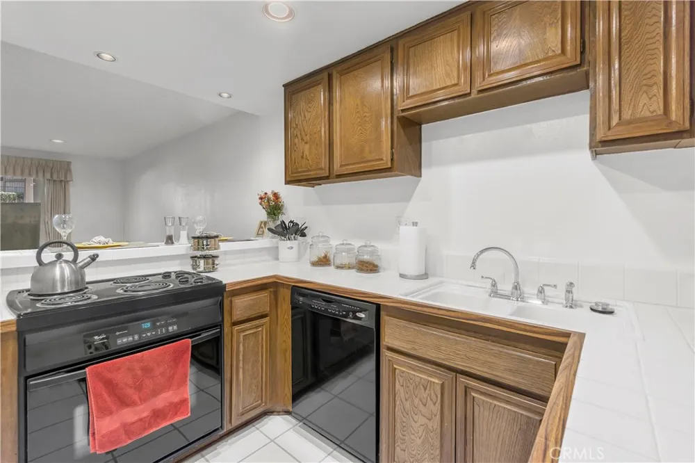 3054 Associated #22 Fullerton, CA 92835