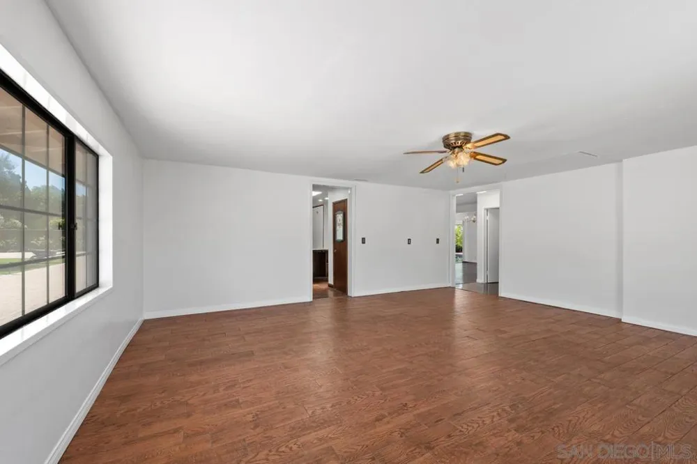 1081 Calle Mesita Bonita, CA 91902