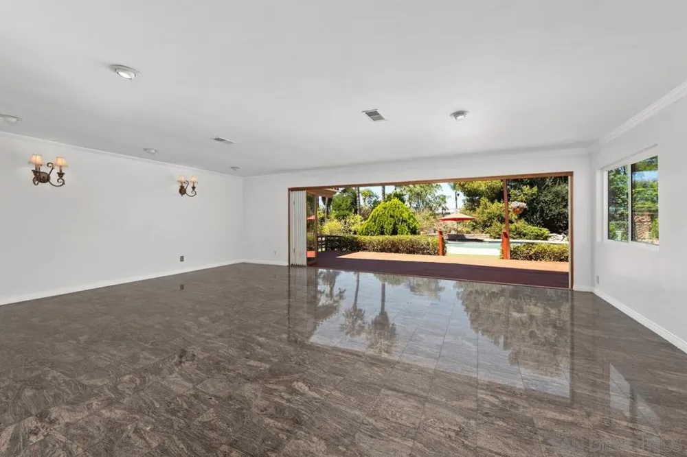 1081 Calle Mesita Bonita, CA 91902