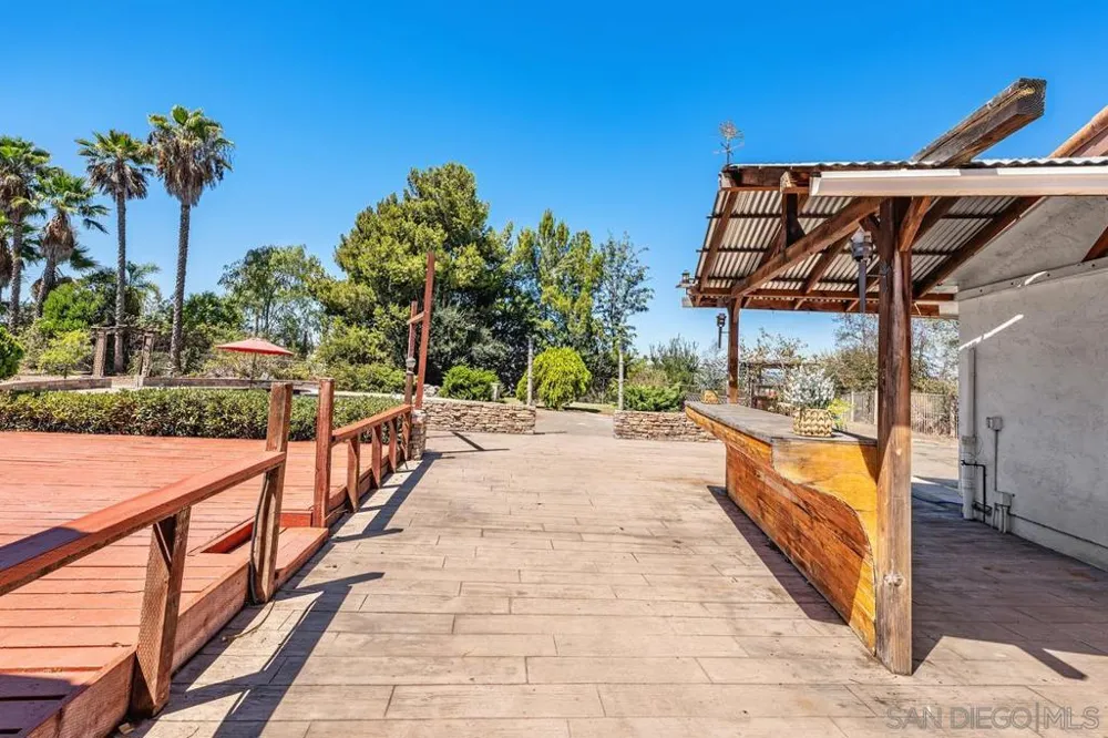 1081 Calle Mesita Bonita, CA 91902