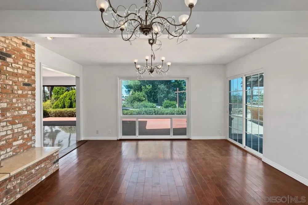1081 Calle Mesita Bonita, CA 91902
