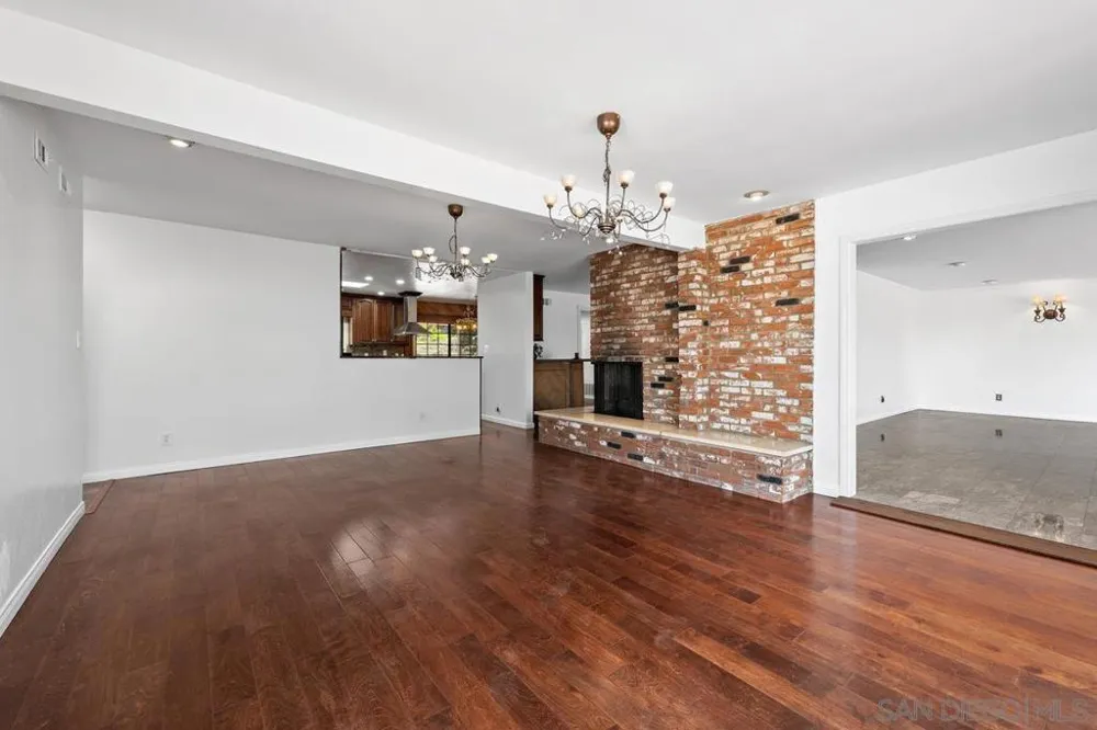 1081 Calle Mesita Bonita, CA 91902