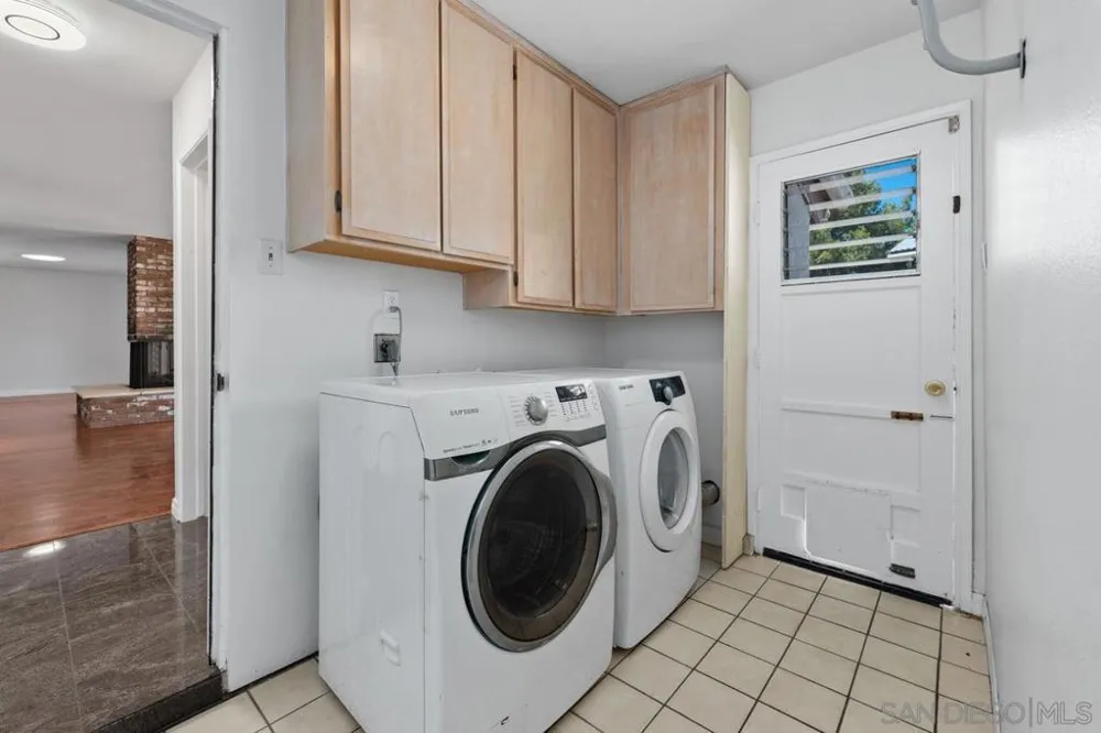 1081 Calle Mesita Bonita, CA 91902