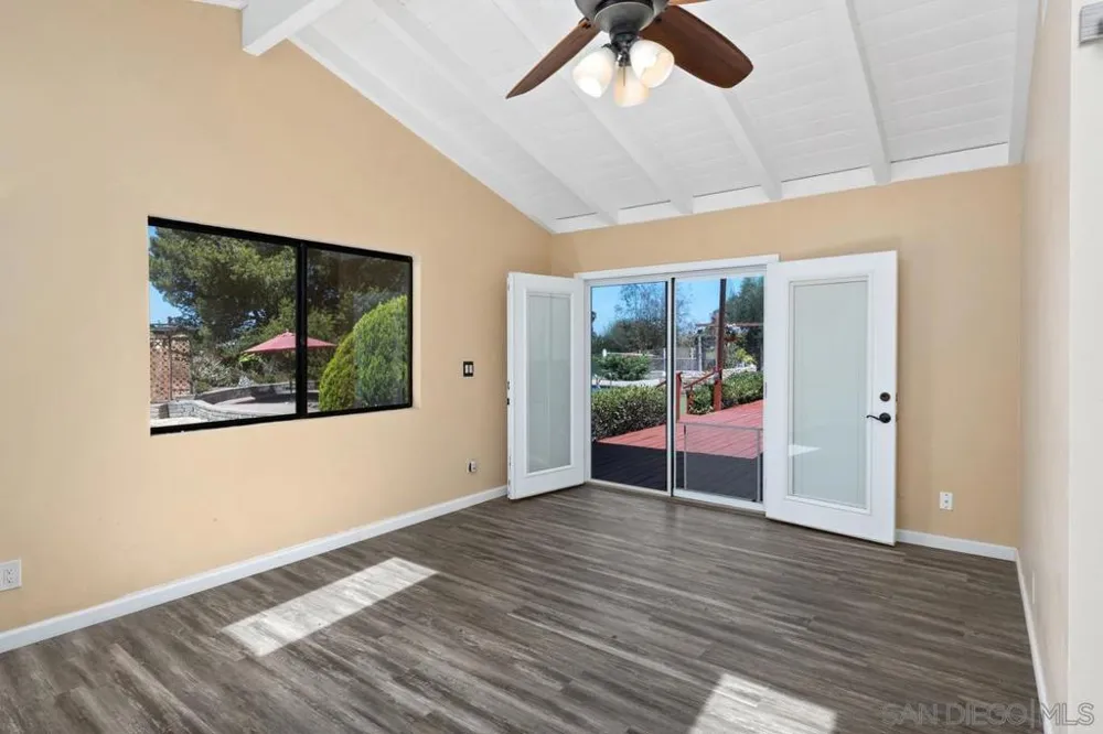 1081 Calle Mesita Bonita, CA 91902