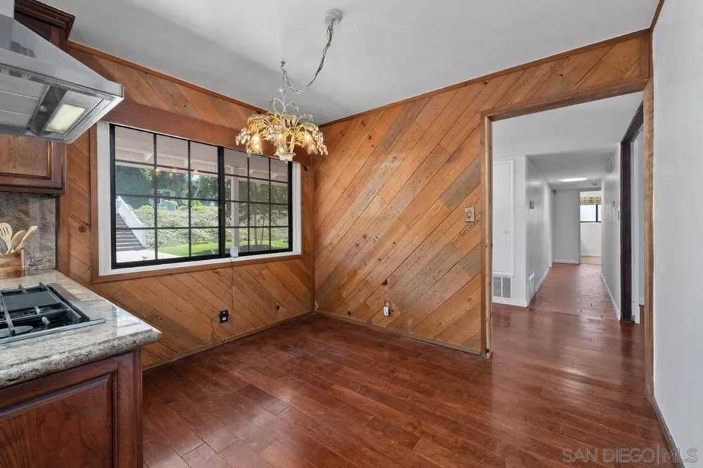1081 Calle Mesita Bonita, CA 91902