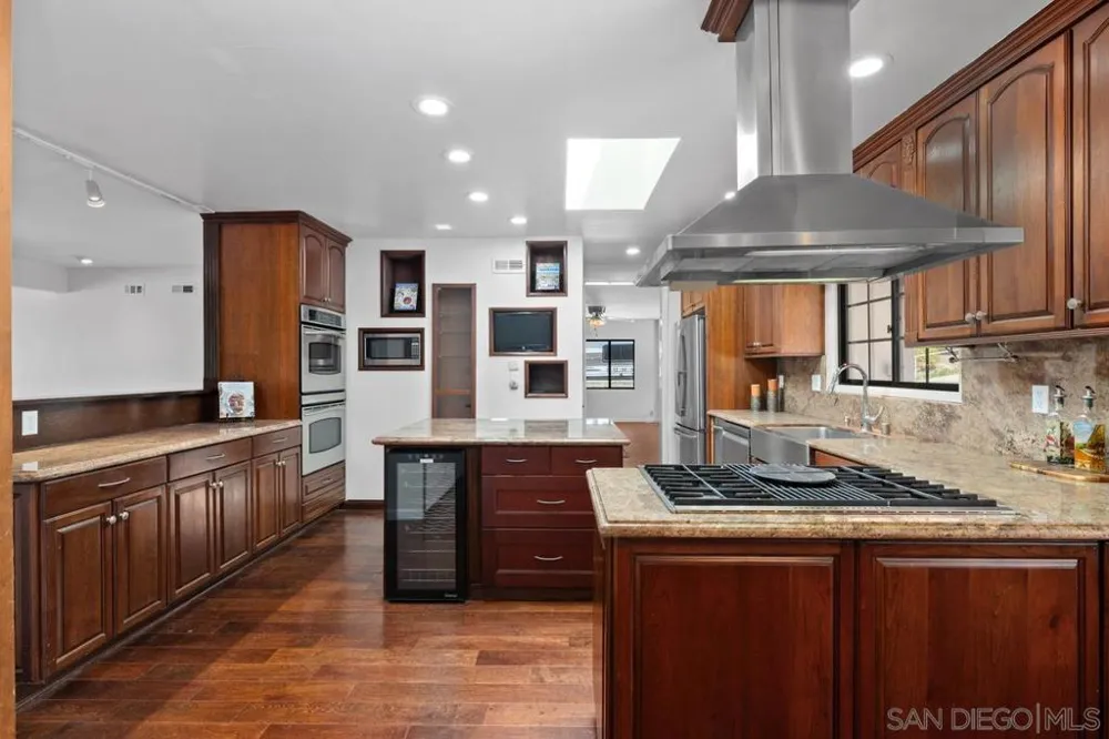 1081 Calle Mesita Bonita, CA 91902