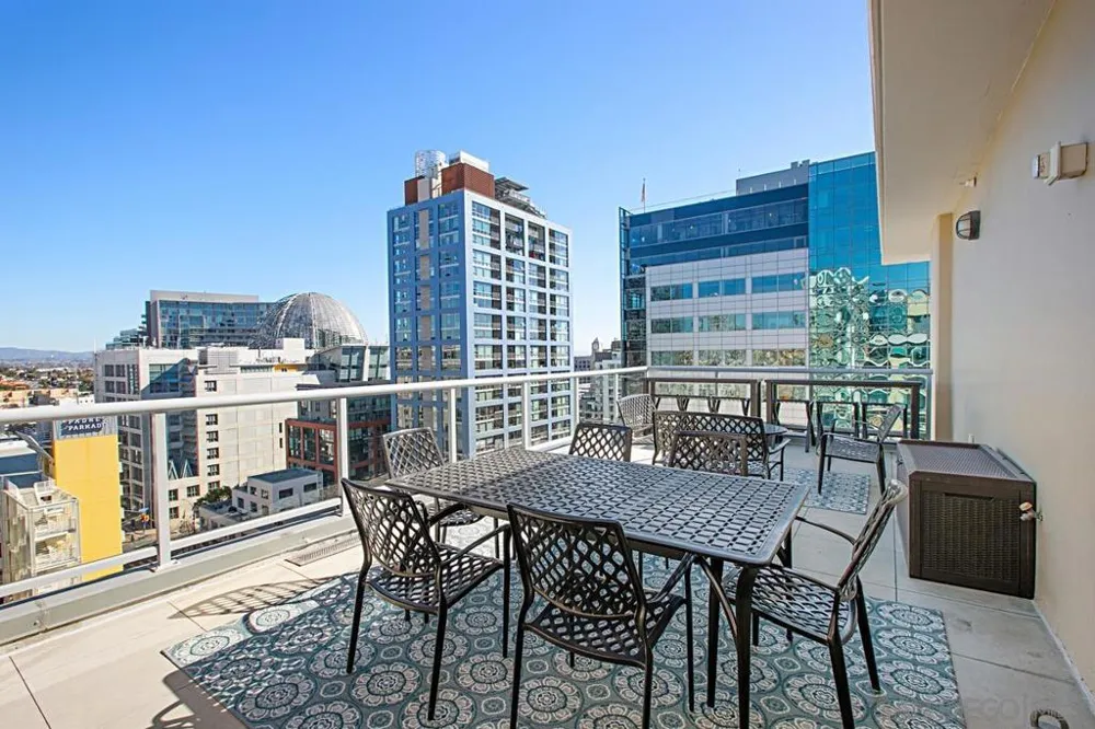 427 9TH #1008 San Diego, CA 92101