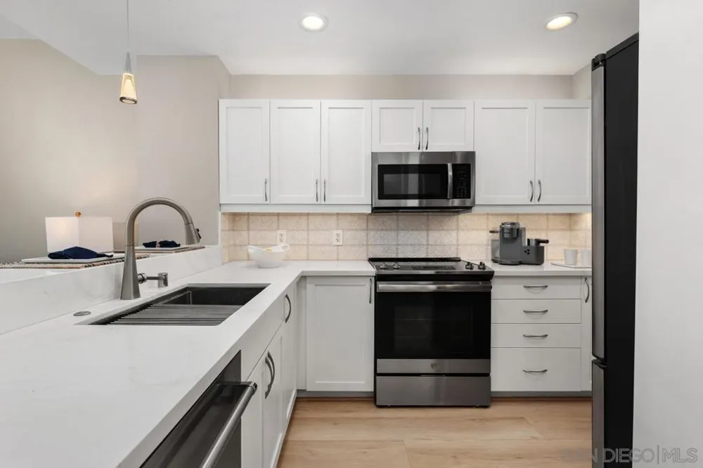 427 9TH #1008 San Diego, CA 92101