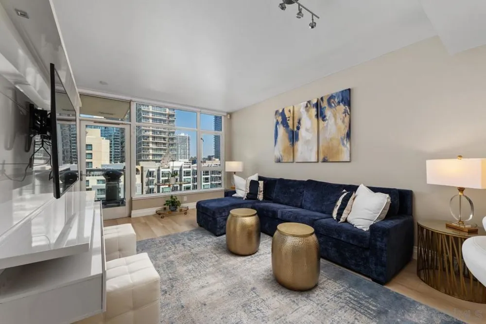 427 9TH #1008 San Diego, CA 92101