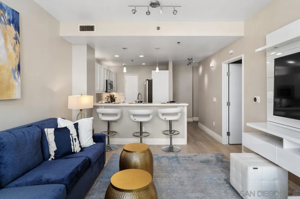 427 9TH #1008 San Diego, CA 92101