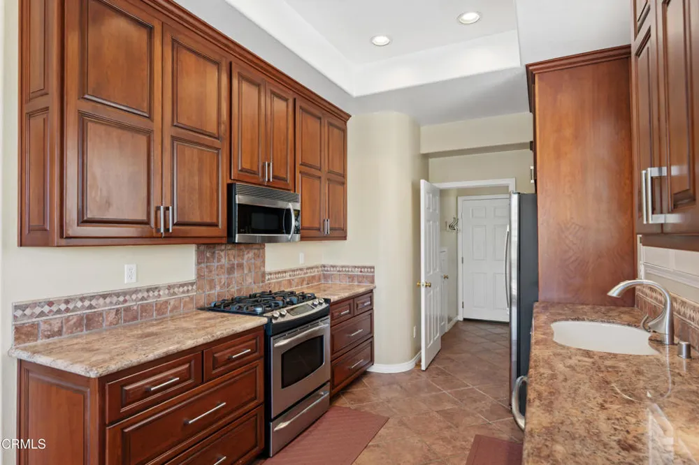 1022 Corte Augusta Camarillo, CA 93010