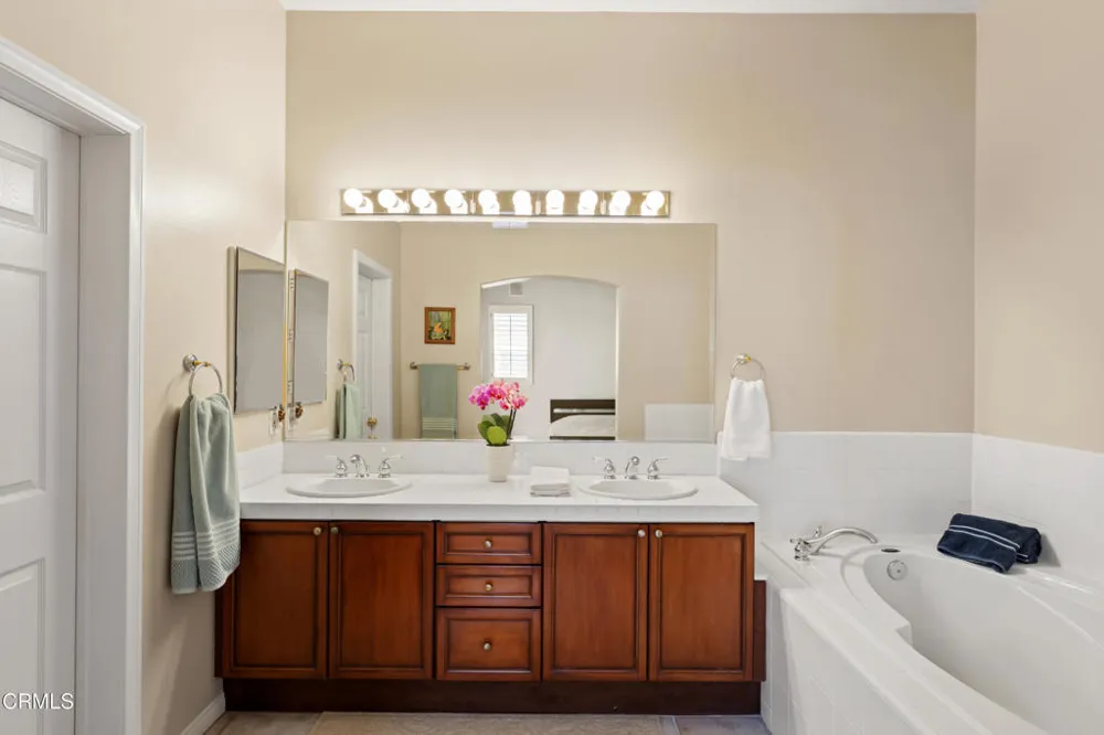 1022 Corte Augusta Camarillo, CA 93010