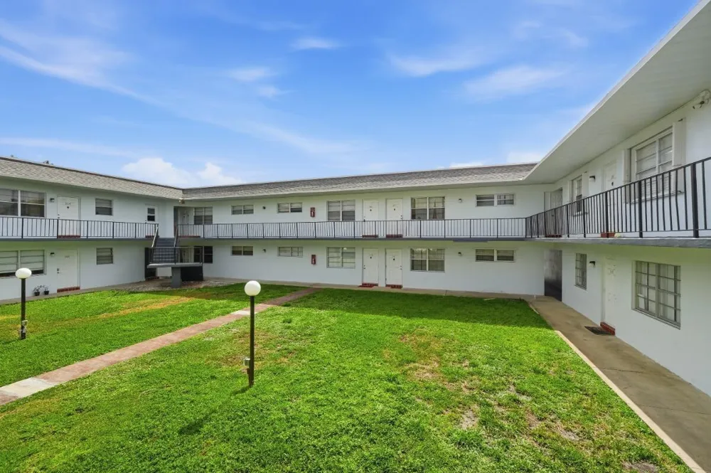 6191 SW 37TH STREET #210 Davie, FL 33314