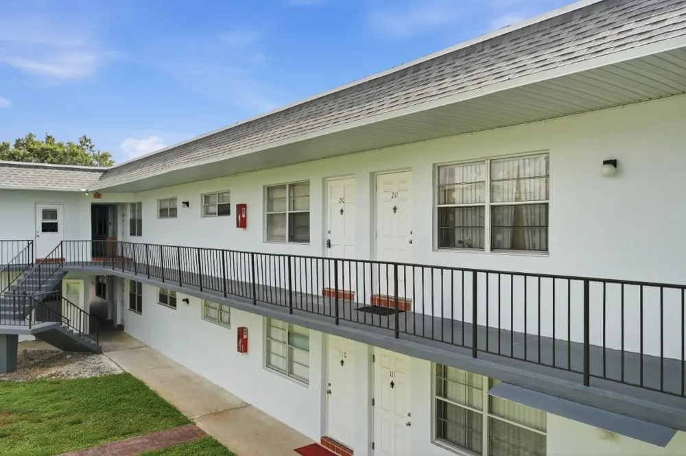 6191 SW 37TH STREET #210 Davie, FL 33314