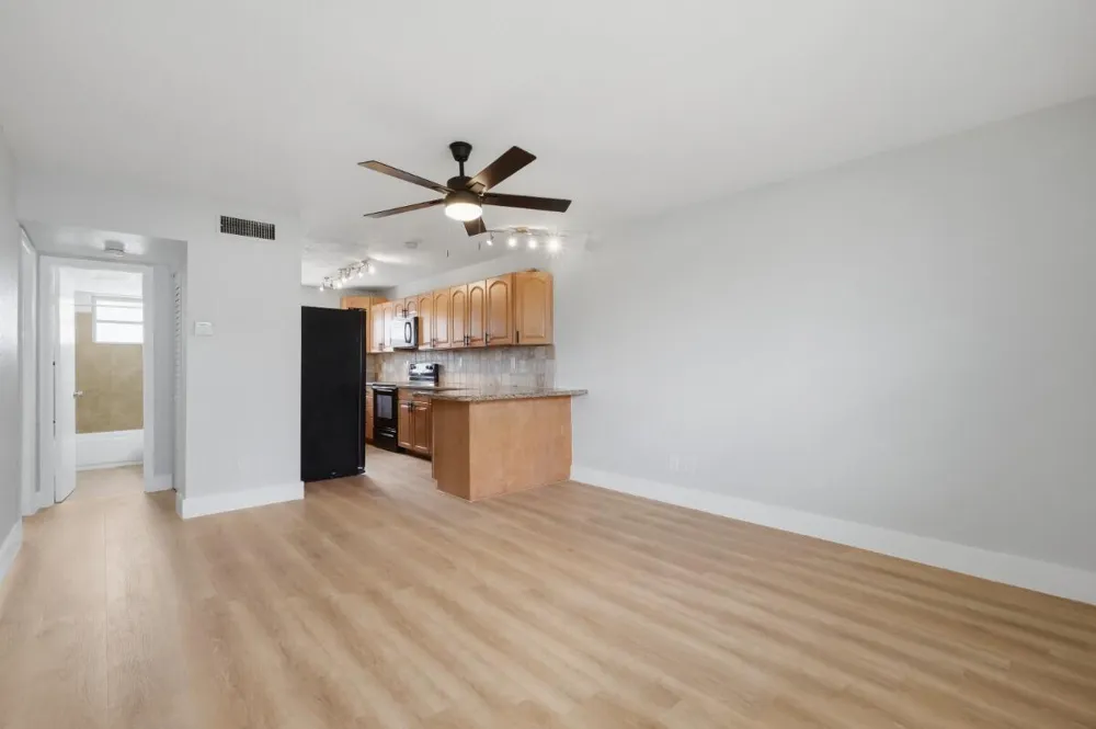 6191 SW 37TH STREET #210 Davie, FL 33314