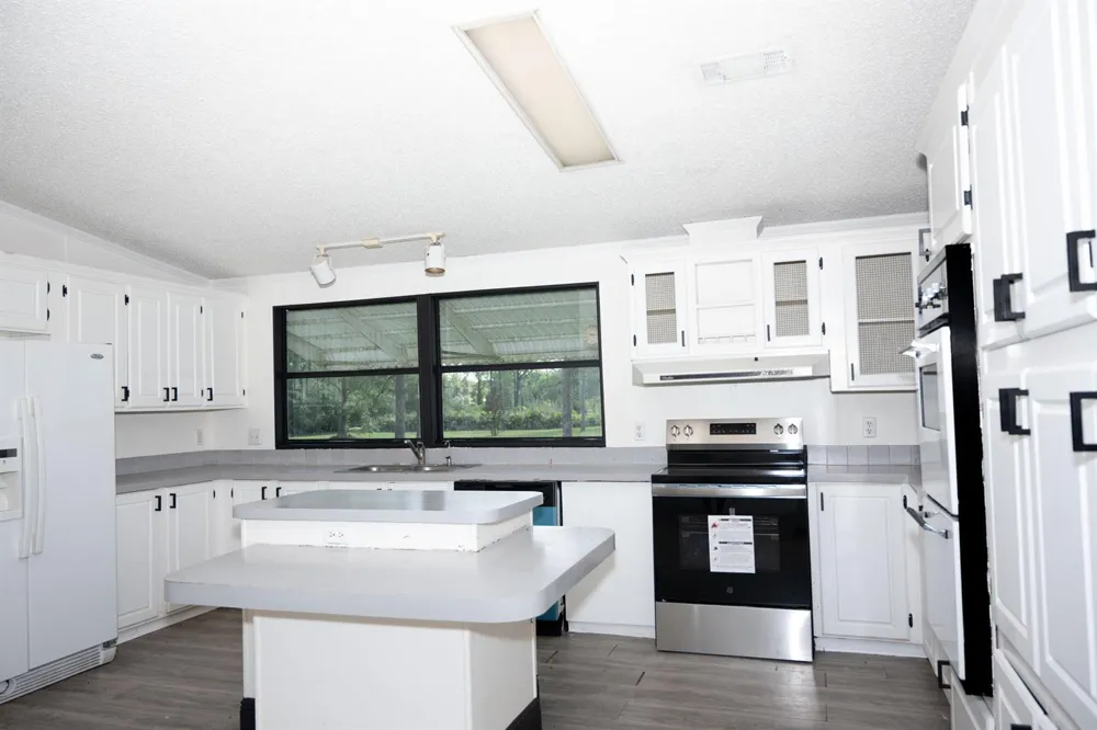 12851 NE 26th Avenue Okeechobee, FL 34972