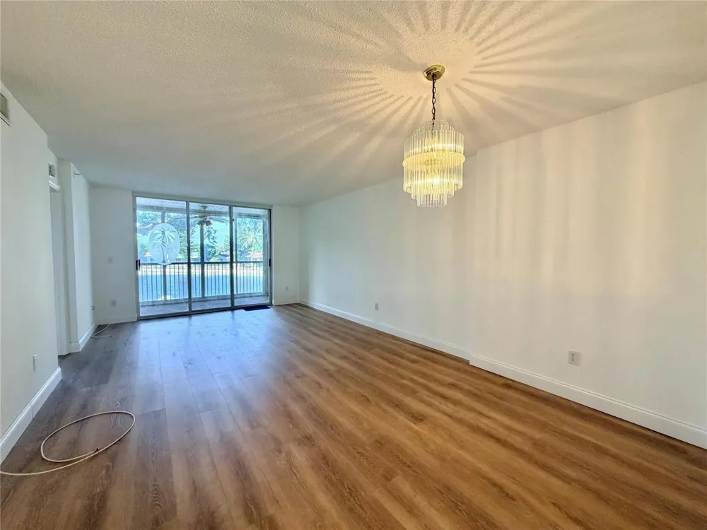 9587 WELDON CIRCLE #B204 Tamarac, FL 33321