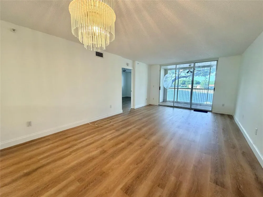 9587 WELDON CIRCLE #B204 Tamarac, FL 33321