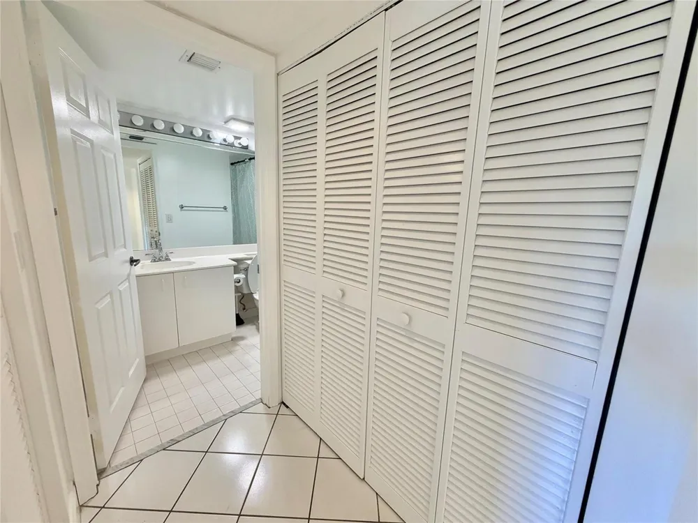 9587 WELDON CIRCLE #B204 Tamarac, FL 33321