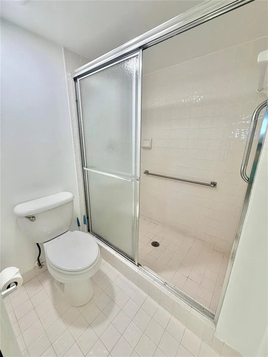9587 WELDON CIRCLE #B204 Tamarac, FL 33321