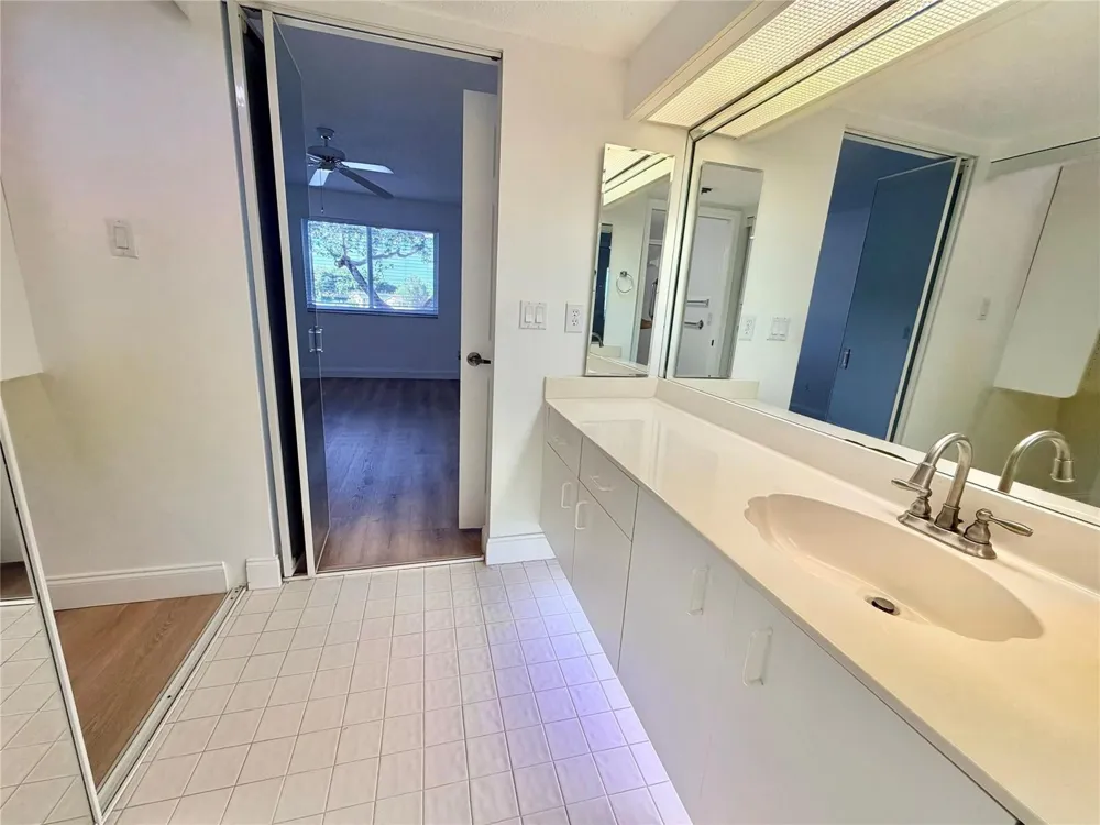 9587 WELDON CIRCLE #B204 Tamarac, FL 33321