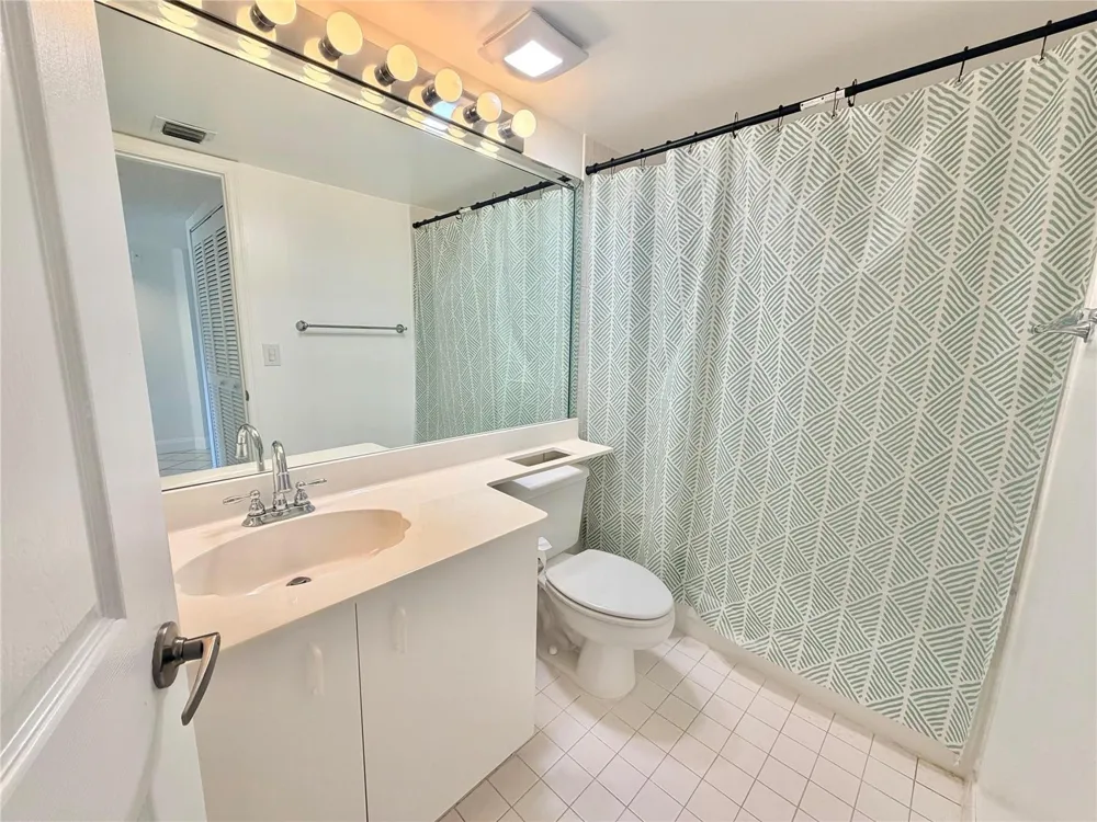 9587 WELDON CIRCLE #B204 Tamarac, FL 33321