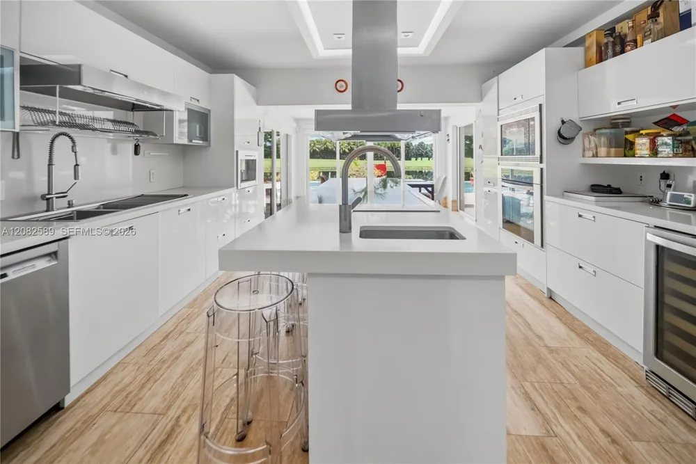 9448 NW 54th Doral Cir Ln Doral, FL 33178