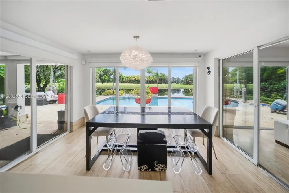9448 NW 54th Doral Cir Ln Doral, FL 33178