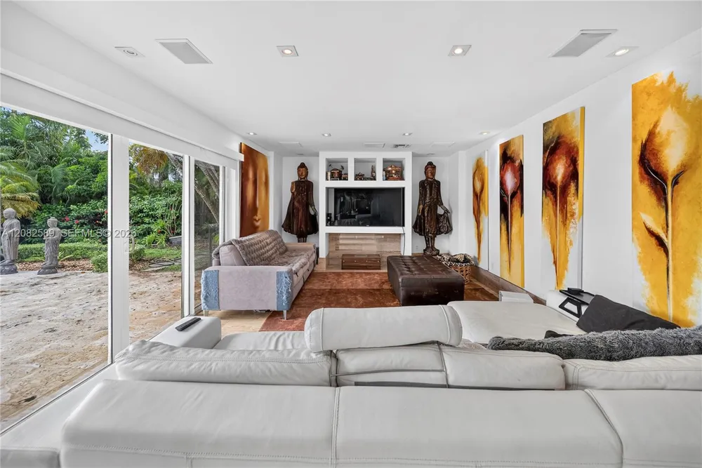 9448 NW 54th Doral Cir Ln Doral, FL 33178