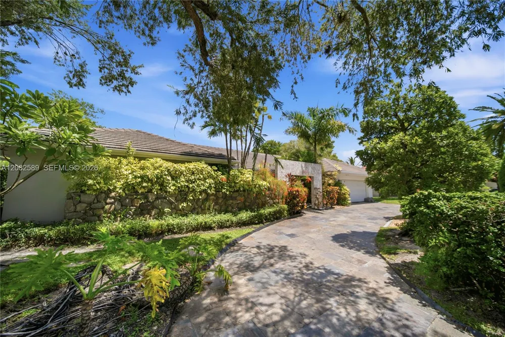 9448 NW 54th Doral Cir Ln Doral, FL 33178