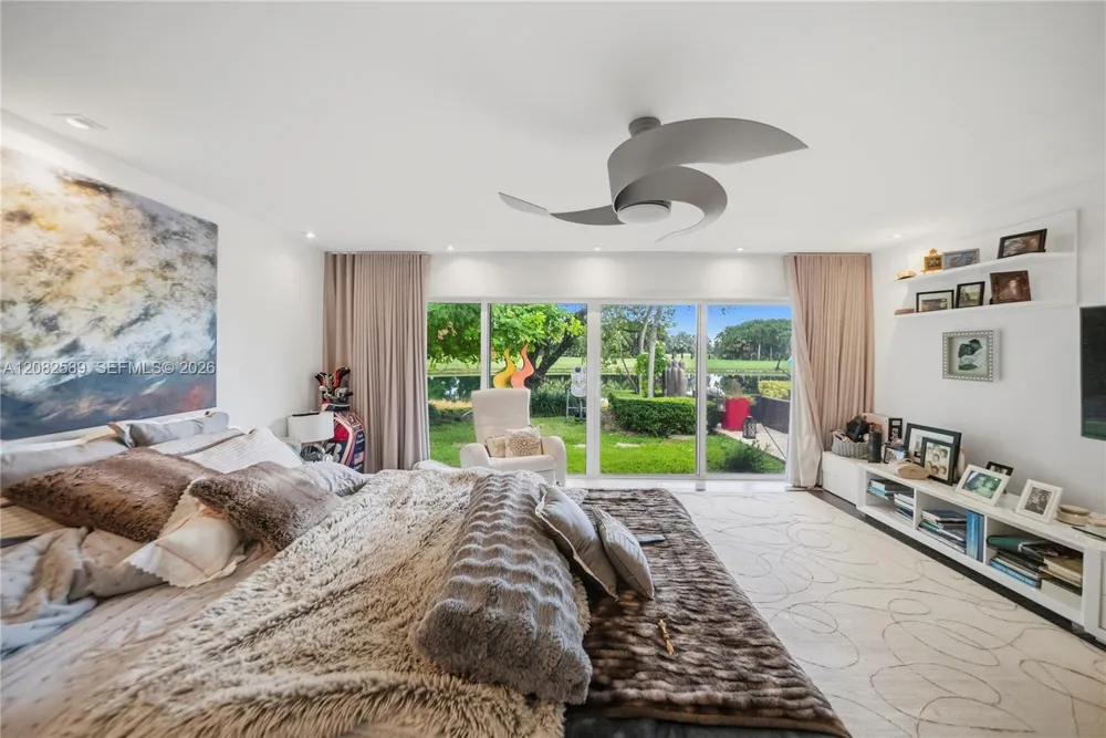 9448 NW 54th Doral Cir Ln Doral, FL 33178