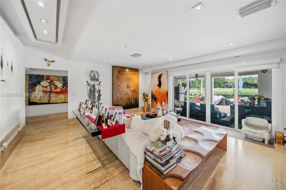 9448 NW 54th Doral Cir Ln Doral, FL 33178