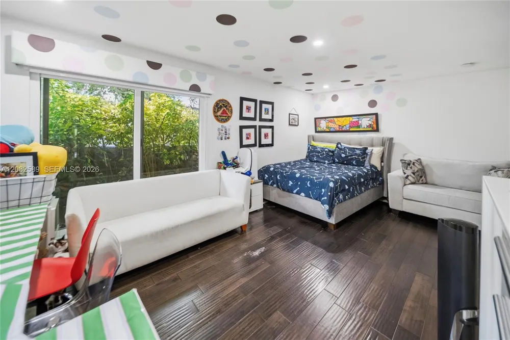 9448 NW 54th Doral Cir Ln Doral, FL 33178