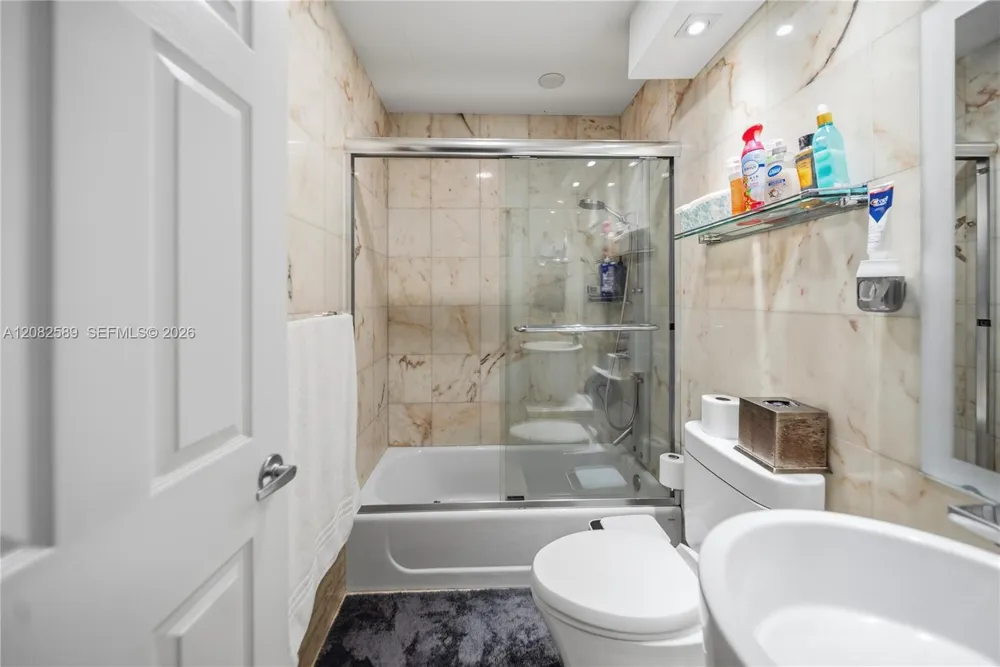 9448 NW 54th Doral Cir Ln Doral, FL 33178