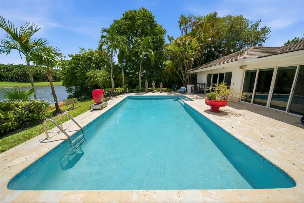 9448 NW 54th Doral Cir Ln Doral, FL 33178