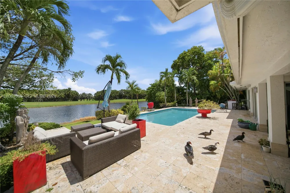 9448 NW 54th Doral Cir Ln Doral, FL 33178
