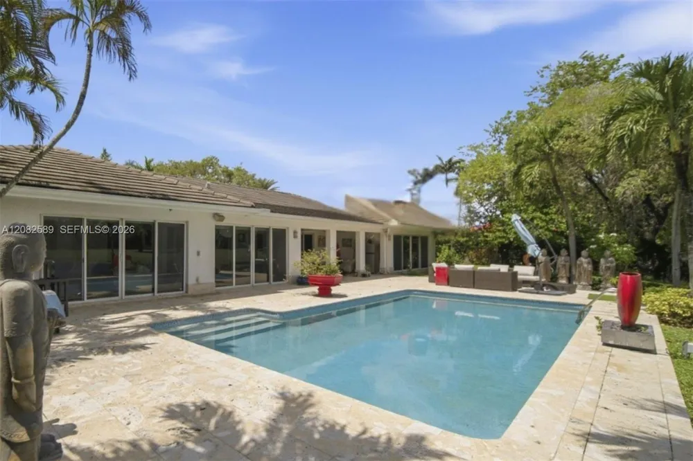 9448 NW 54th Doral Cir Ln Doral, FL 33178