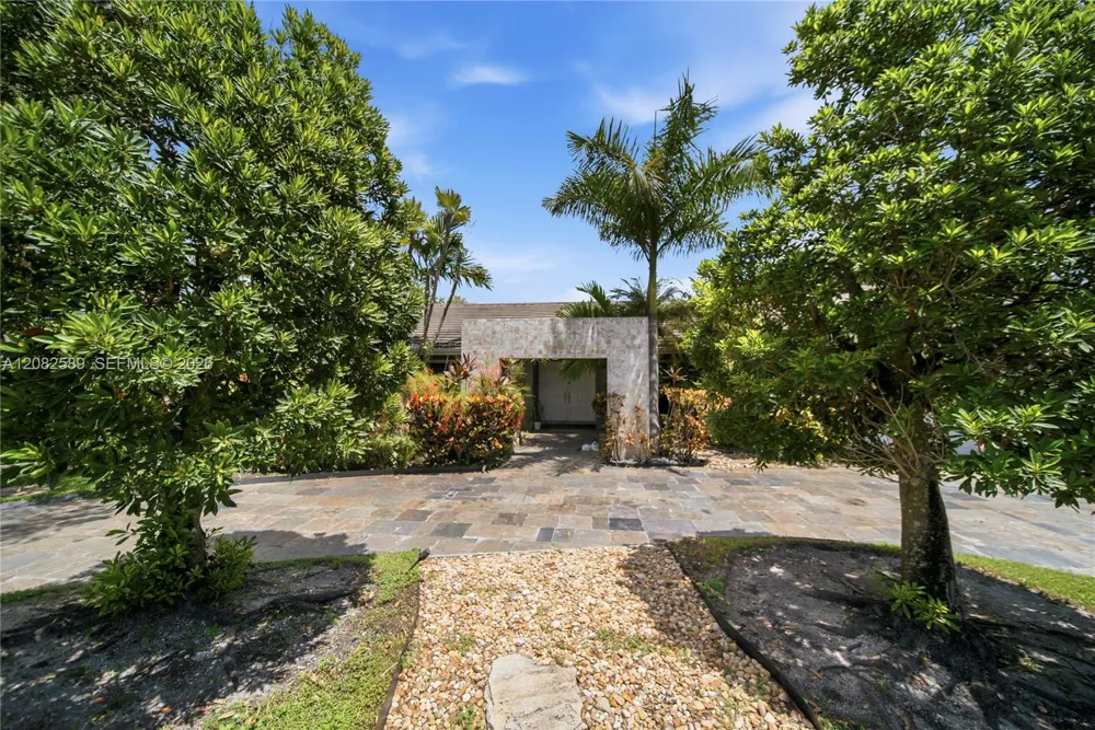 9448 NW 54th Doral Cir Ln Doral, FL 33178