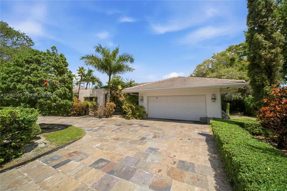 9448 NW 54th Doral Cir Ln Doral, FL 33178