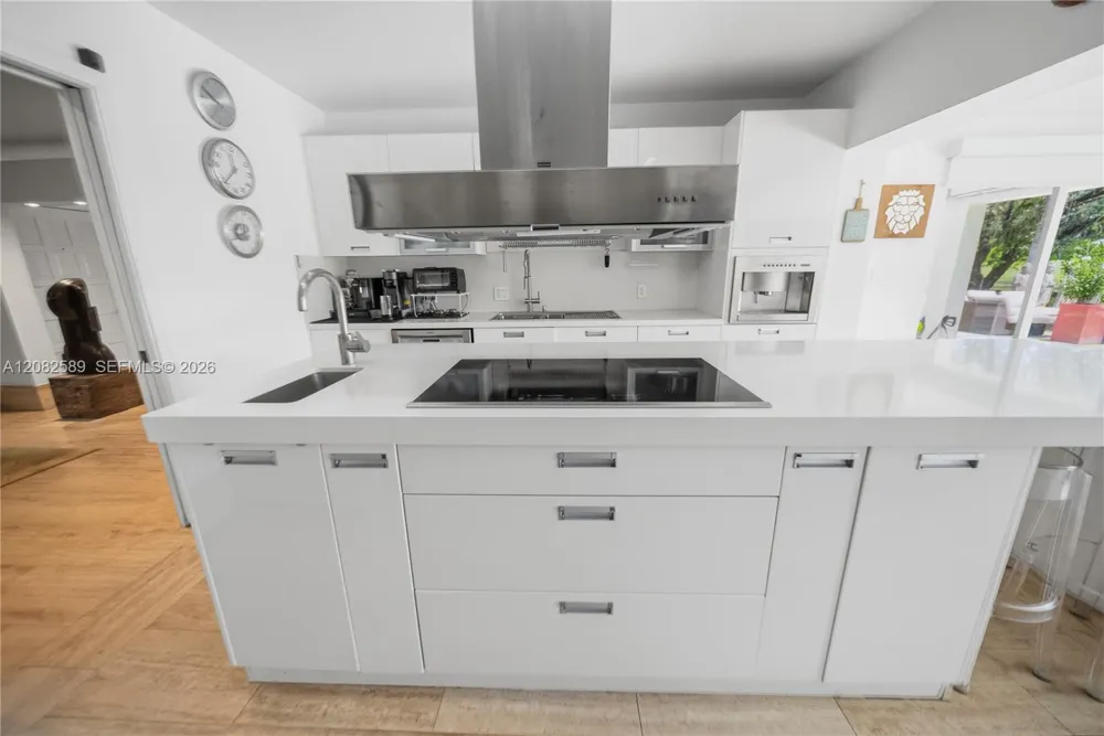 9448 NW 54th Doral Cir Ln Doral, FL 33178